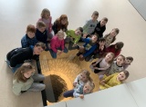 Průzkum knihovny prvňáčky z céčka moc bavil