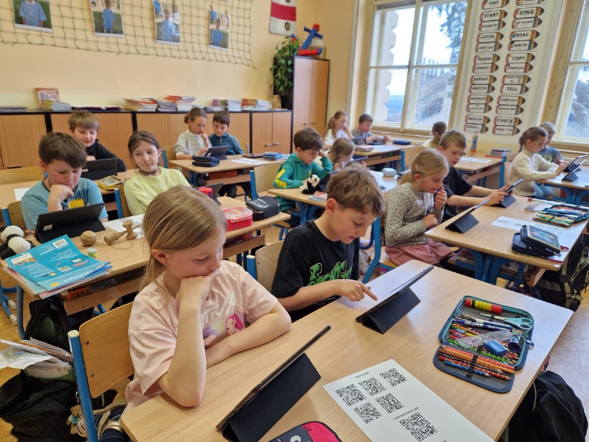 Angličtina ve III. A trochu jinak: iPady a QR kódy ve výuce