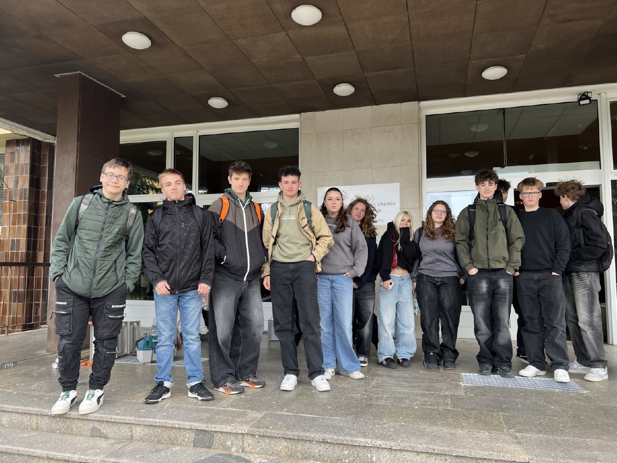 Deváťáci na workshopu v Praze: Chemie není nuda!