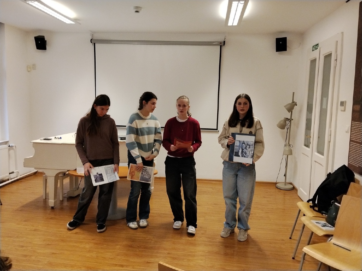 Deváťáci z áčka a céčka na exkurzi v Židovském městě