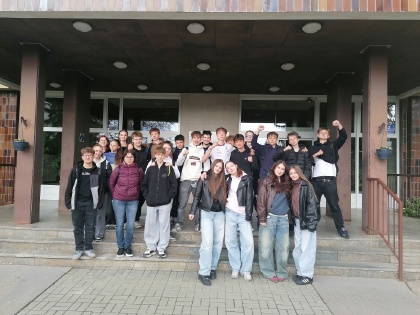 Deváťáci z béčka navštívili Ústav fyzikální chemie