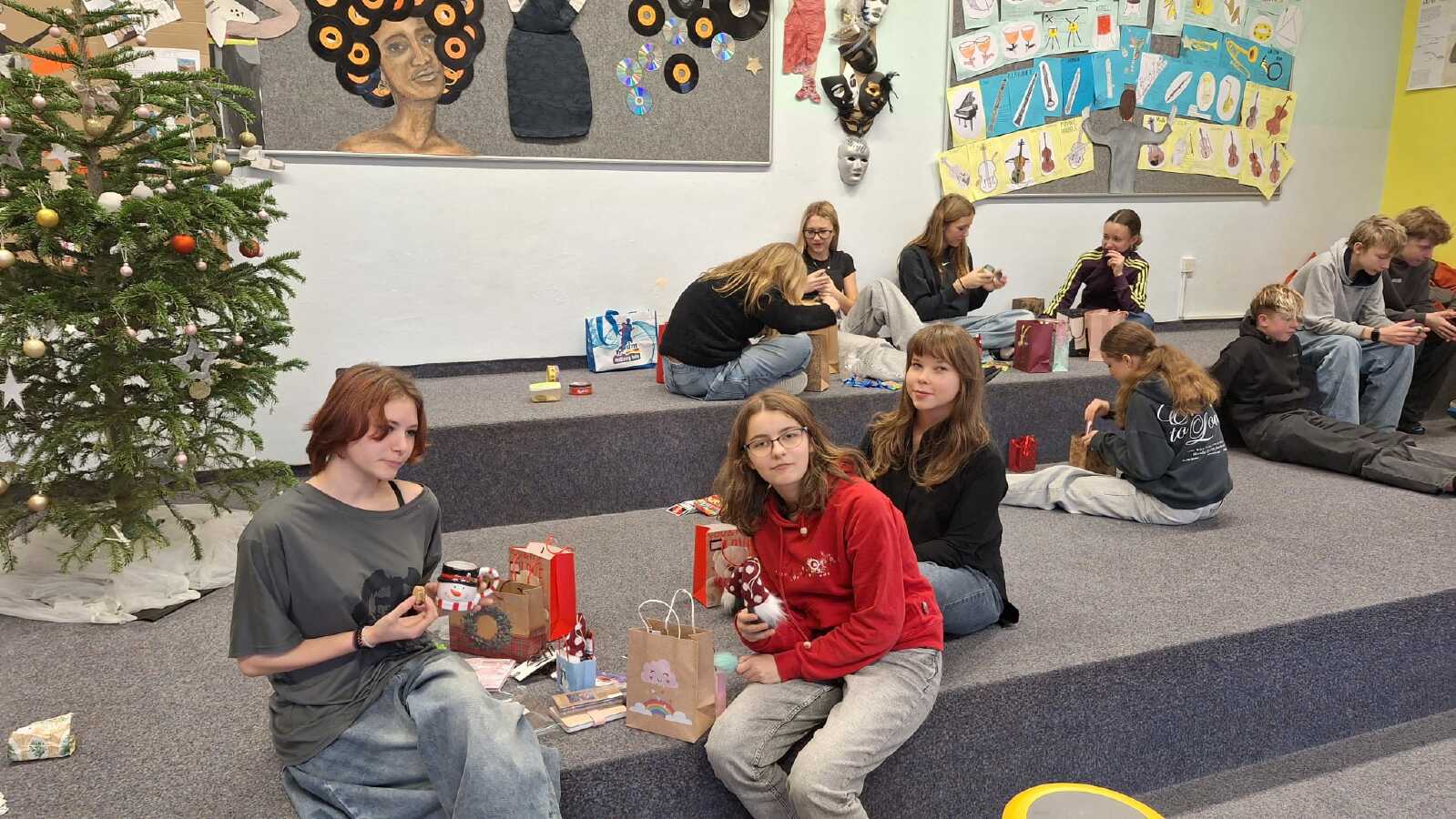 Předvánoční setkání osmáků a prvňáčků z áčka