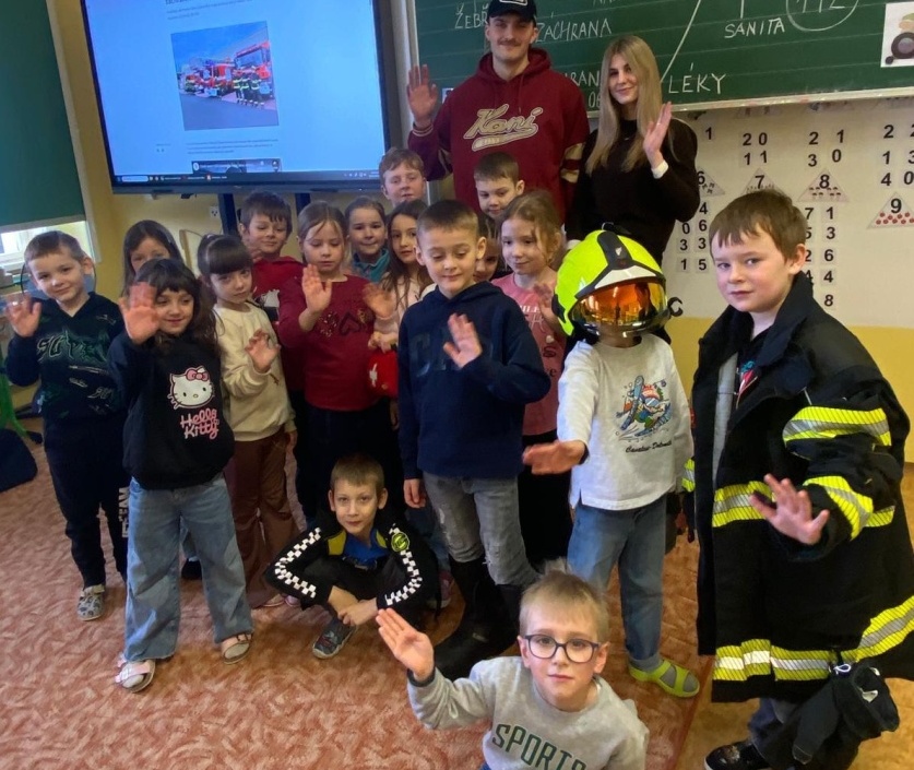 Prvňáčci z déčka besedovali se záchranáři