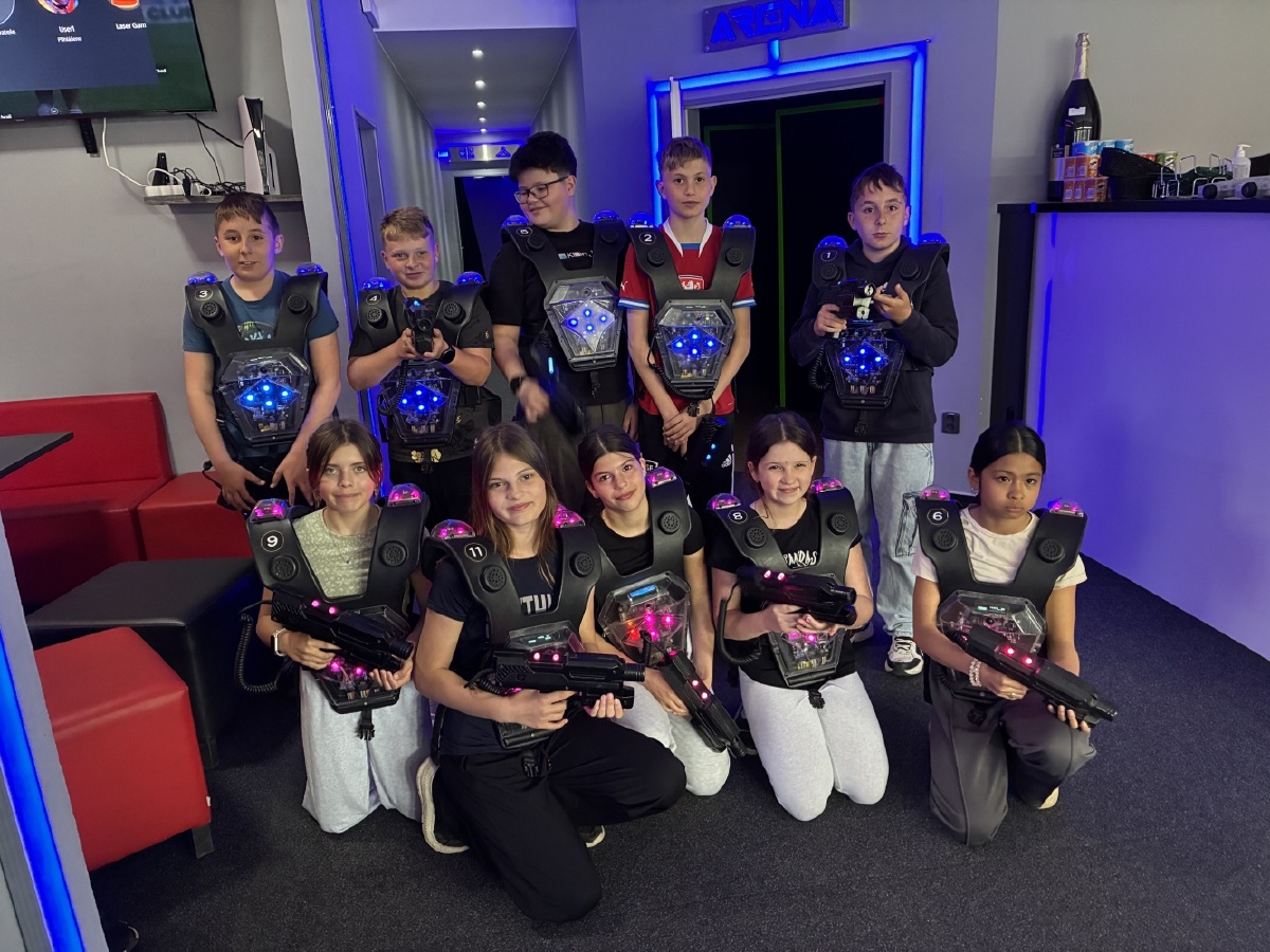 VI. B si užila Laser game
